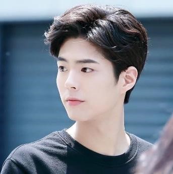 korean-kdrama-actor-park-bo-gum-6-to-4-hair-parting-styles-for-guys ...