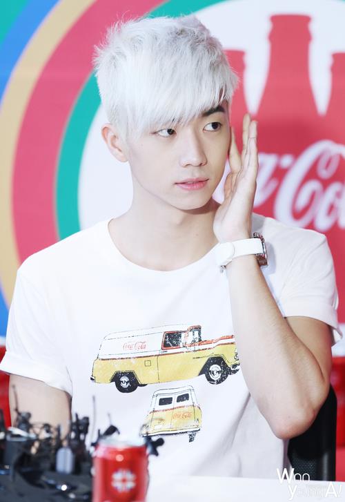 ANIME-WHITE HAIRSTYLES - Kpop Korean Hair and Style (500 x 727 Pixel)