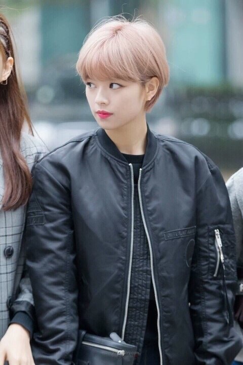 TWICE JUNGYEON'S SHORT PIXIE CUT - Kpop Korean Hair and Style (480 x 720 Pixel)